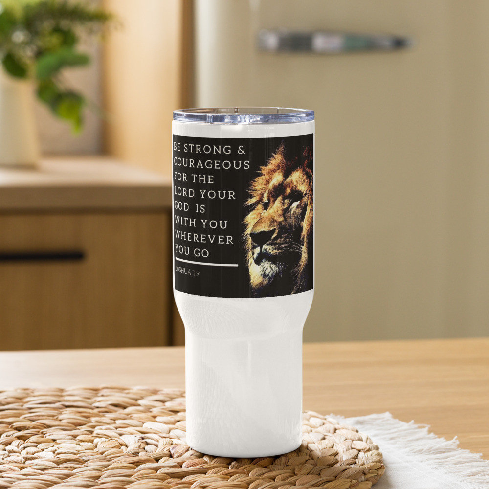 Travel mug with a handle