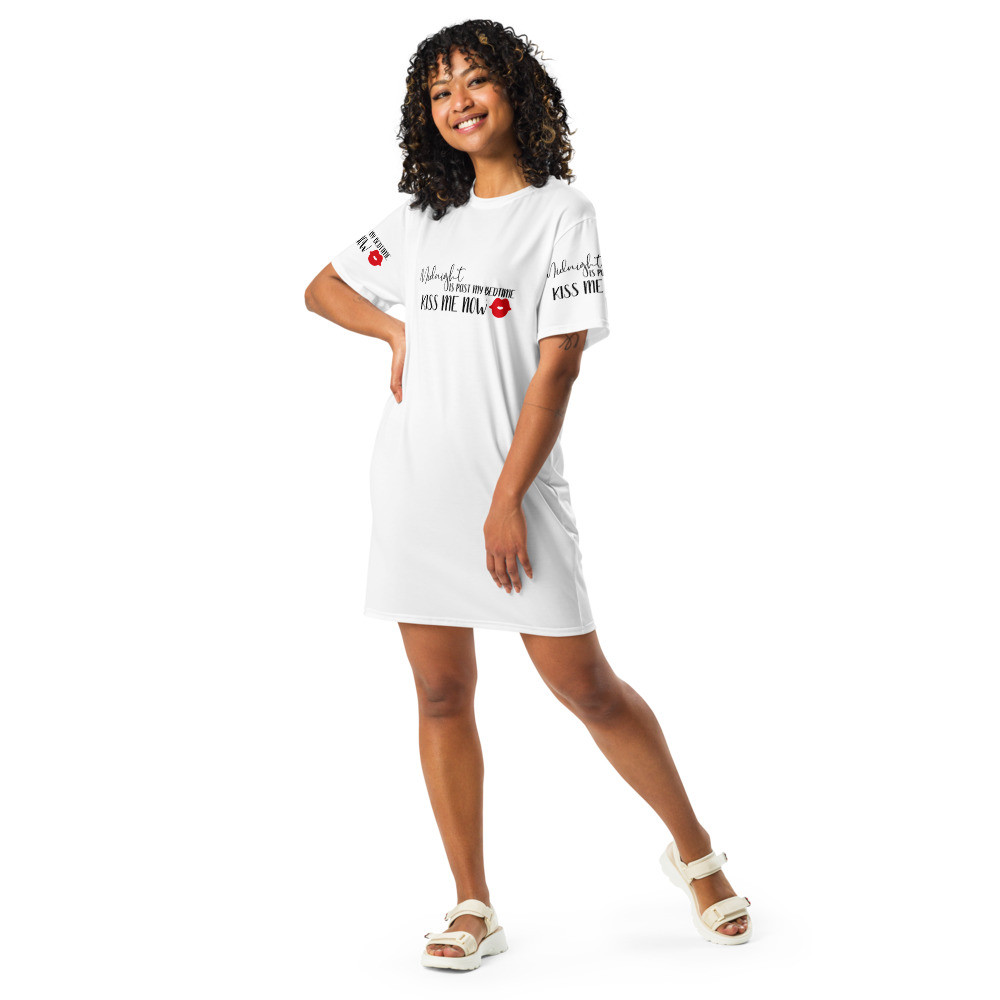KISS ME NOW T-SHIRT DRESS