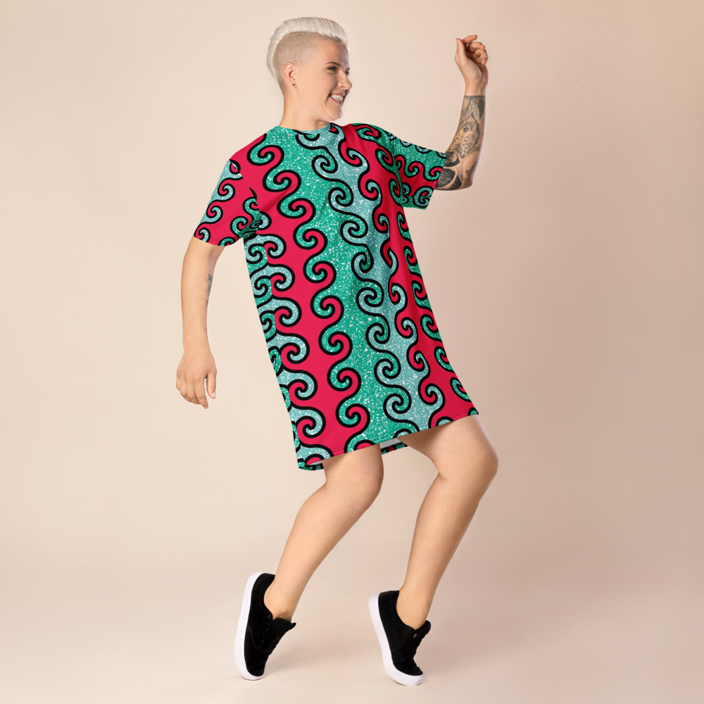 Intertwined Curls T-shirt dress
