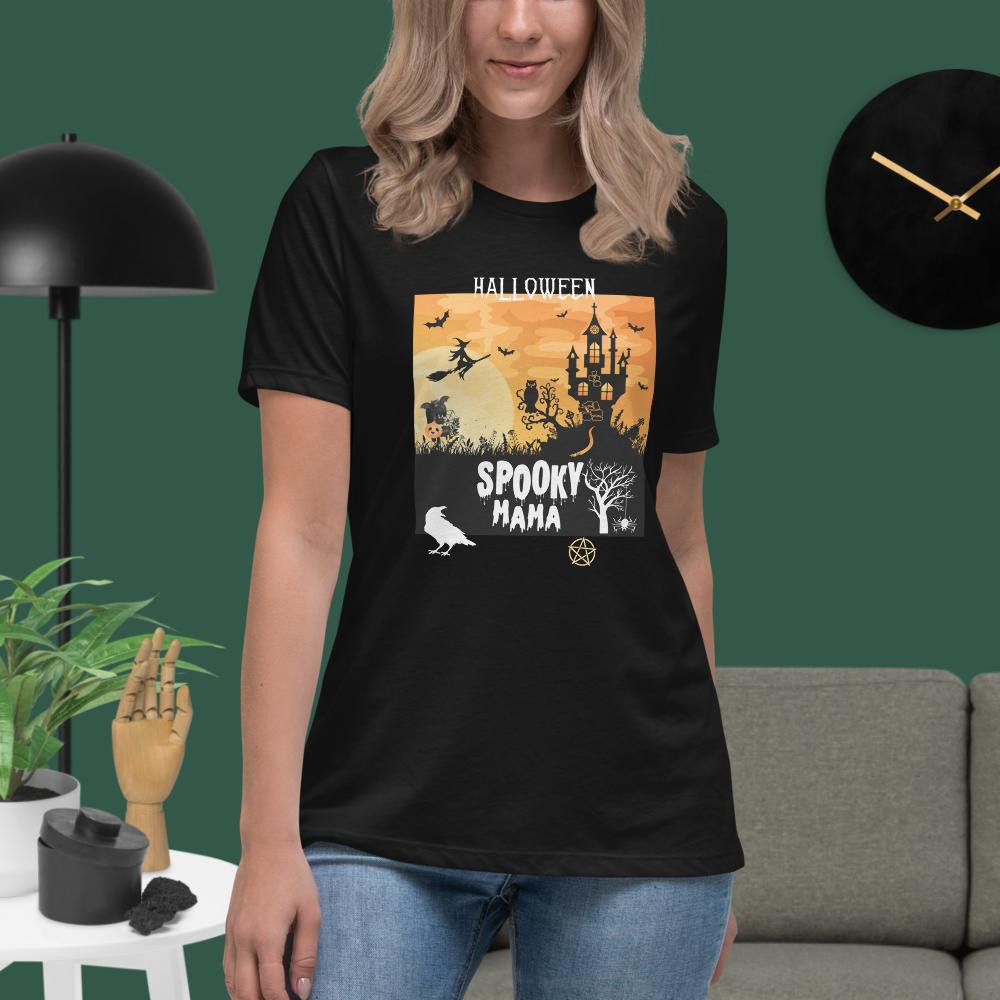 Women's Relaxed T-Shirt: spooky Mama