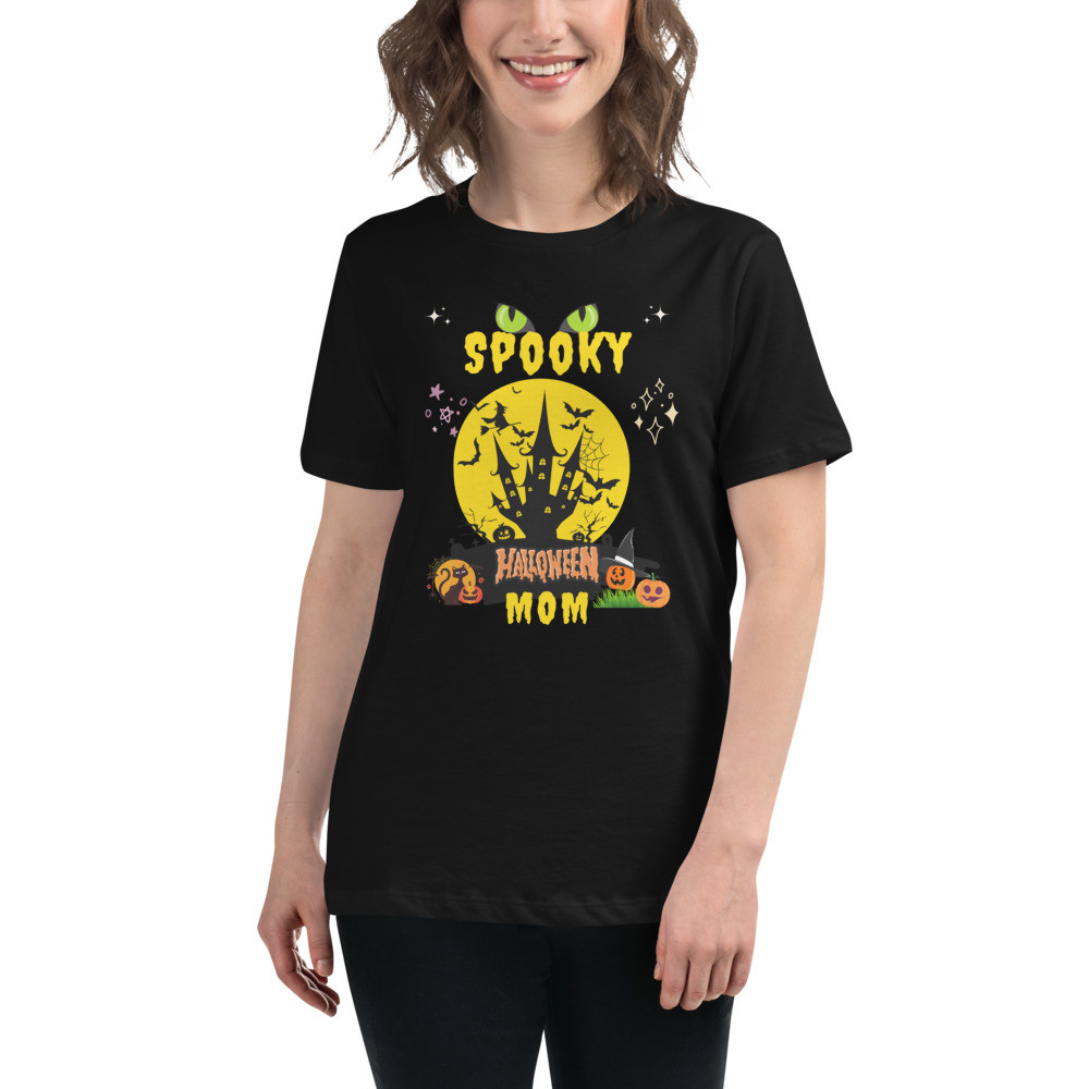 Women's Relaxed T-Shirt: Spooky Halloween Mom
