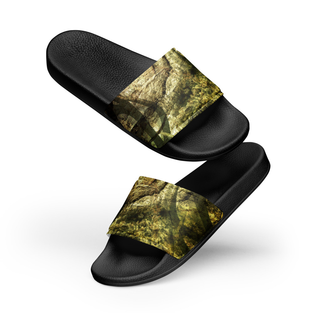 CAMO GREEN HUNT DESIGN - Men’s slides Sizes 6.5 to 12.5