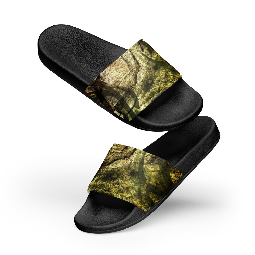 CAMO GREEN HUNT DESIGN - Men’s slides Sizes 6.5 to 12.5