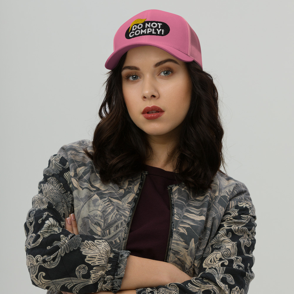 TRUMP DO NOT COMPLY Trucker Cap