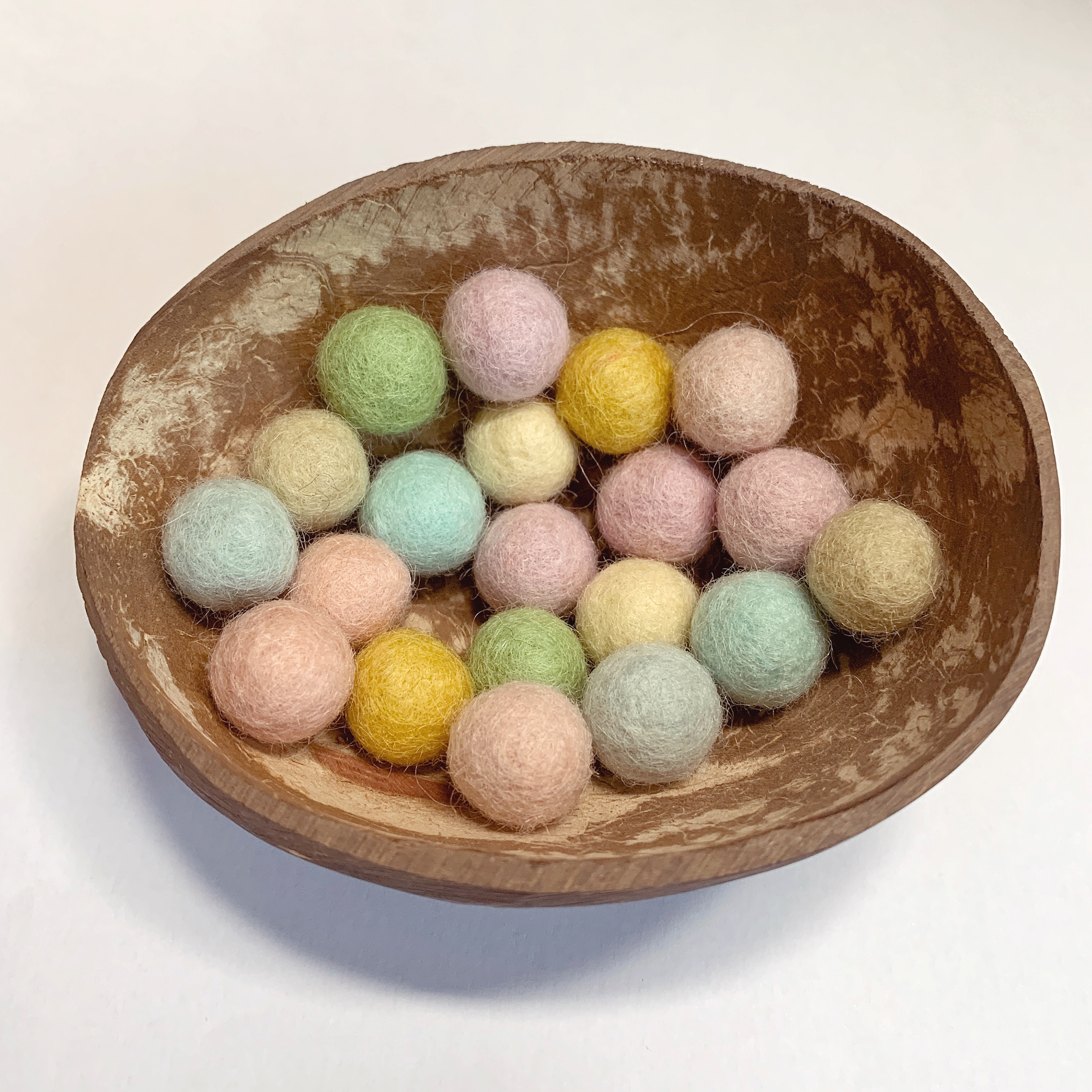 1.5cm felt balls