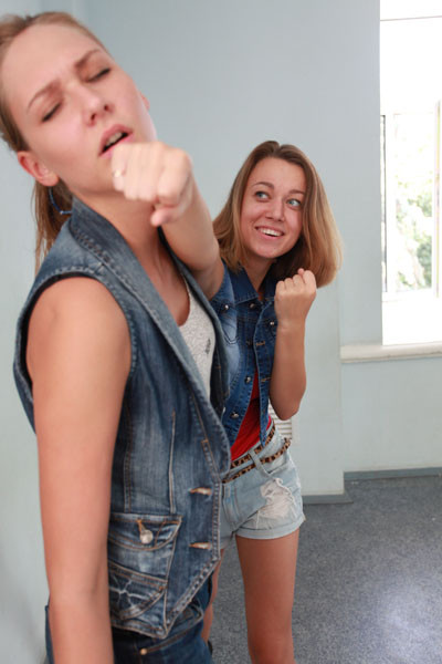 Short Fight - Renee vs Stella - 29 Images