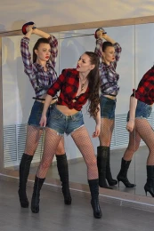 Fencing duel in shorts - Fiona vs Renee - 127 Images