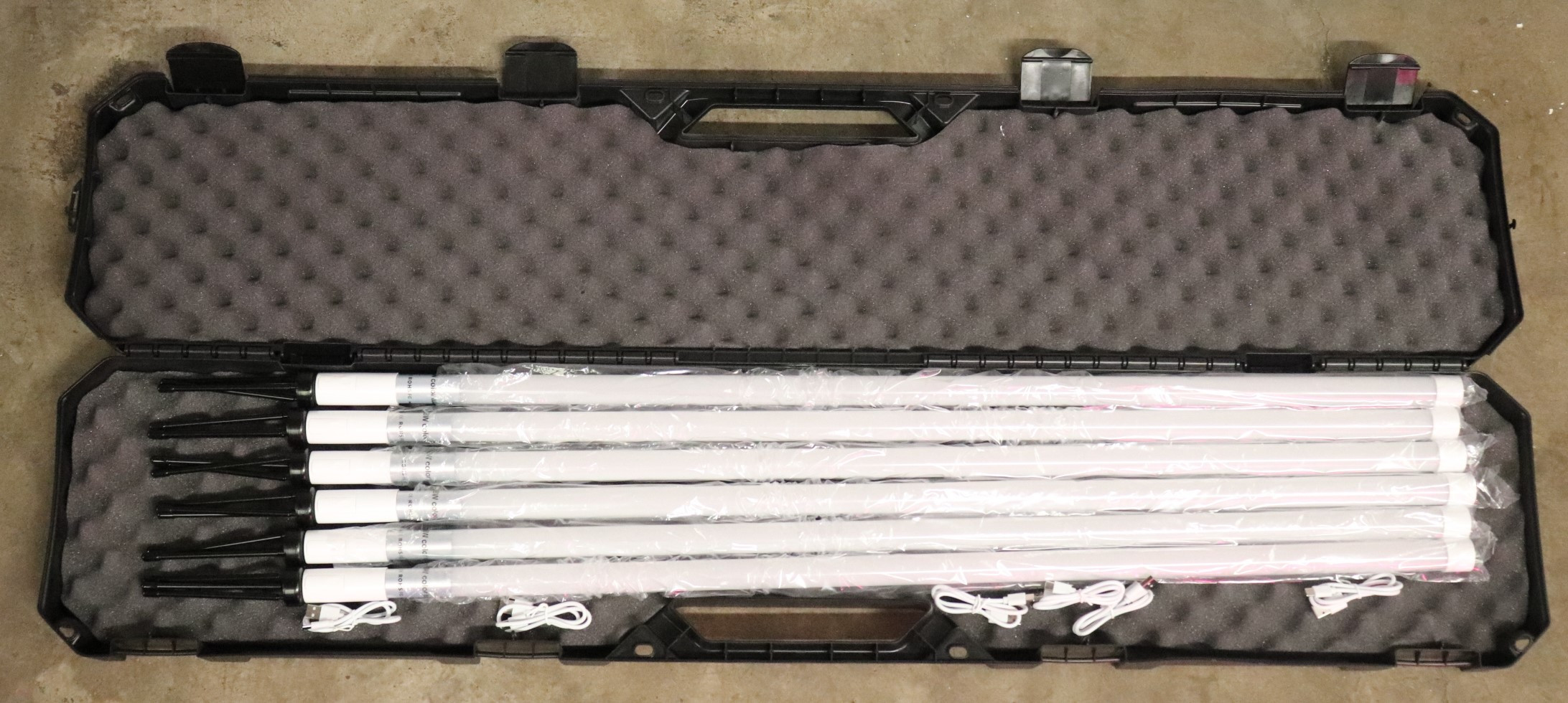 Eight (8) Glotubes INCLUDING case