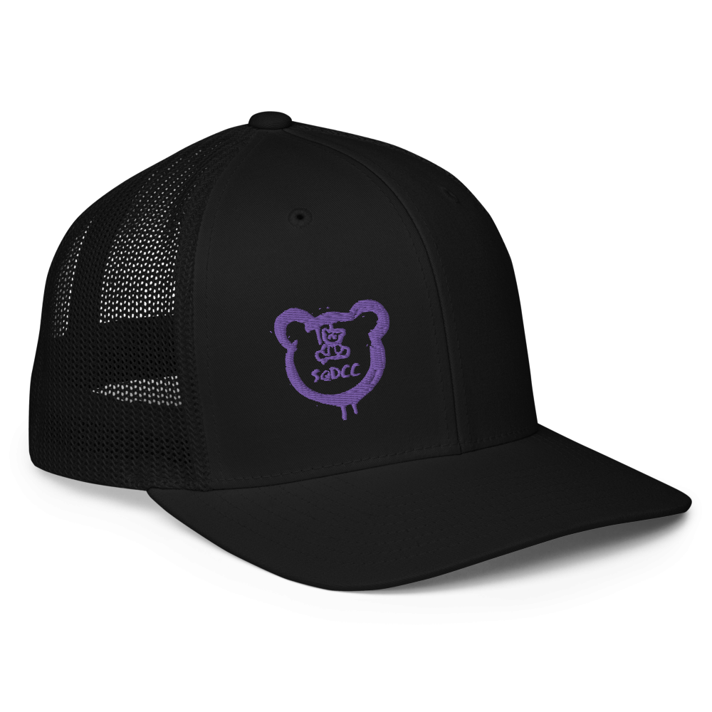 Closed-back trucker cap