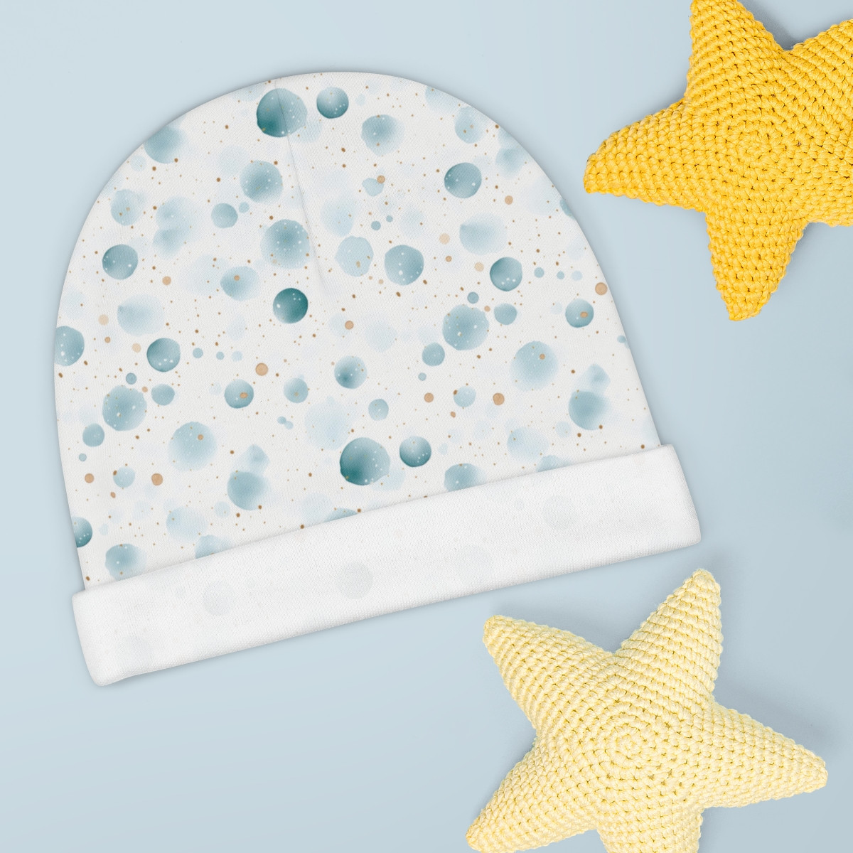 Charming Baby Beanie with Blue Polka Dots – Perfect for Newborns and Baby Showers