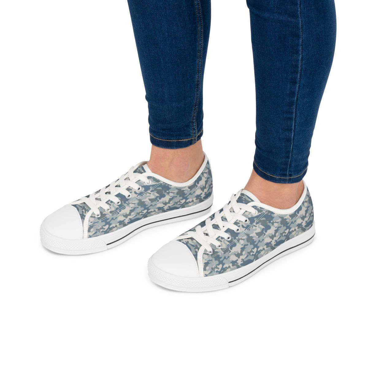 Chic Camouflage Women's Low Top Sneakers