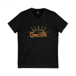 Queen Me Short Sleeve V-Neck Tee
