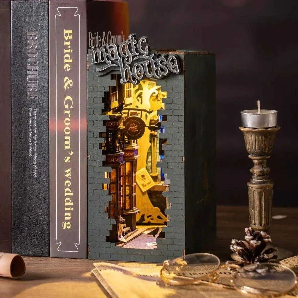Magic House Book Nook Kit