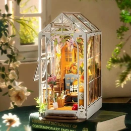 Robotime Rolife Garden House Book Nook Kit