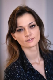 AI Character - CRISA -