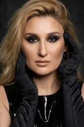 AI Character - INNA -