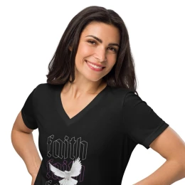 Women’s relaxed v-neck t-shirt