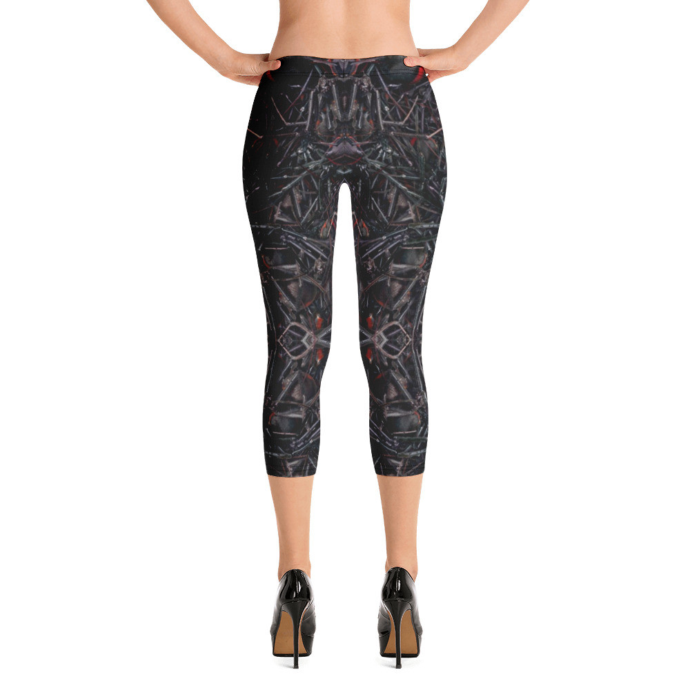 The Black Widow - Capri Leggings