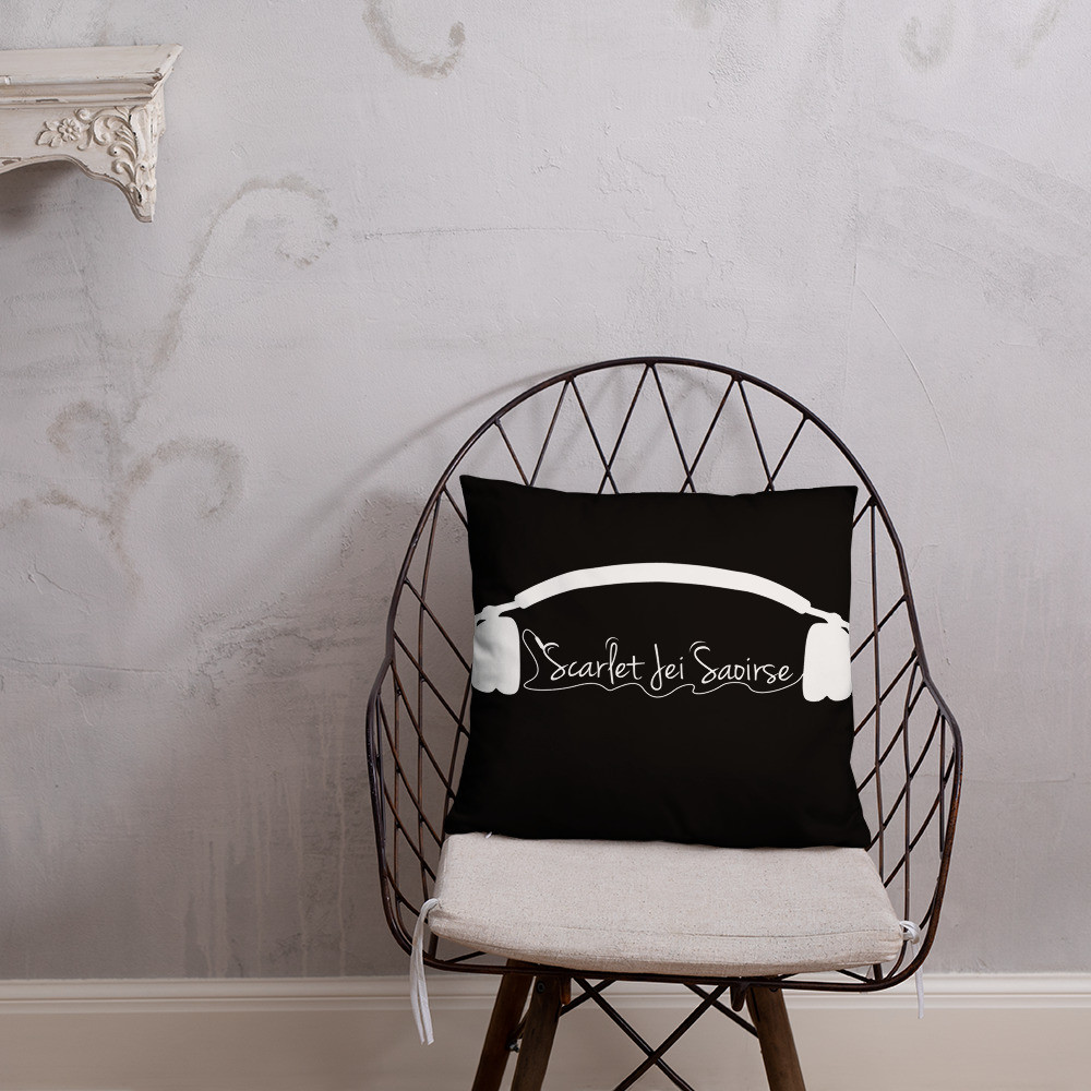 Scarlet Jei Saoirse Basic Pillow