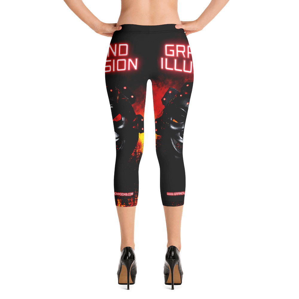 GRAND ILLUSION Roboto Capri Leggings