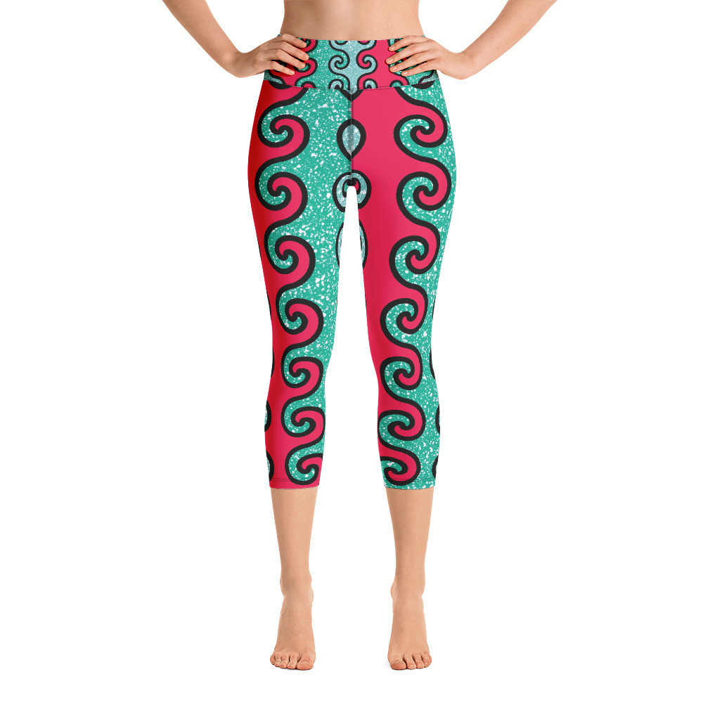 Intertwined Curls Yoga Capri Leggings