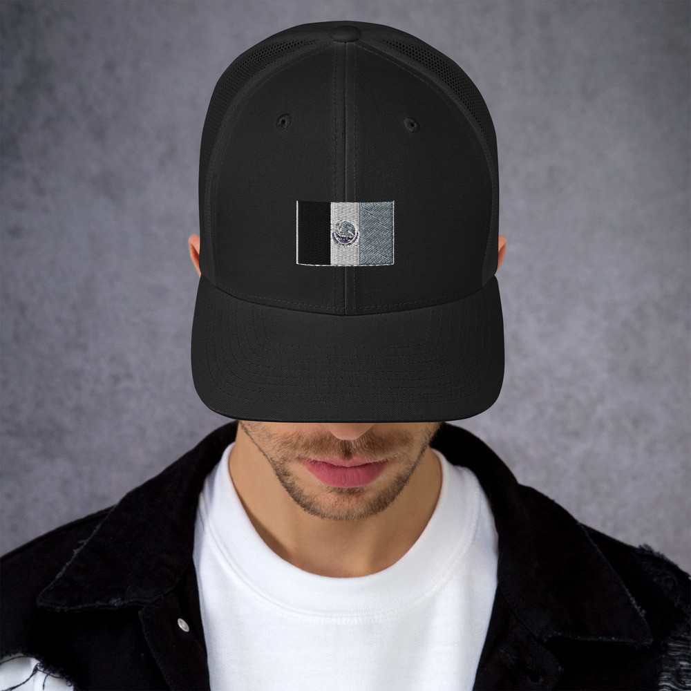 gorra con bandera mexicana negra