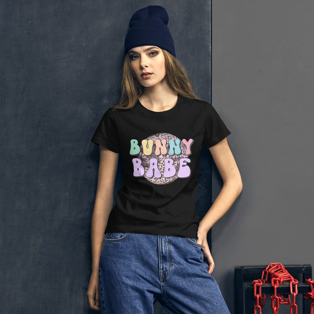 Women's short sleeve t-shirt: Bunny Babe