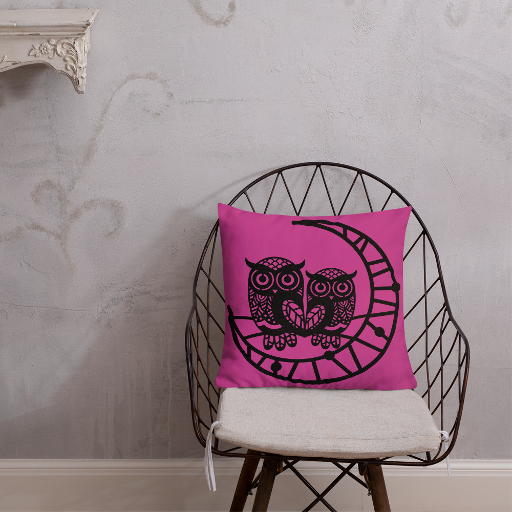 Premium Pillow: Enchanted Birds