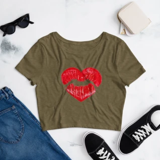 Kiss Heart | Crop T e e 